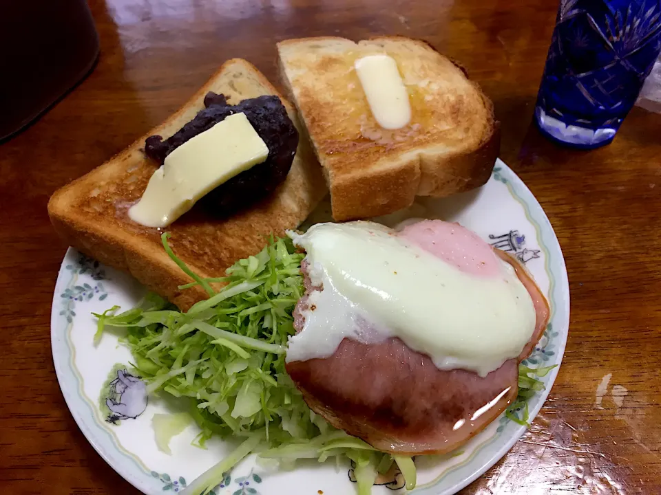 朝ごはん 半分はバター、もう半分はあんバター|さんだーさん