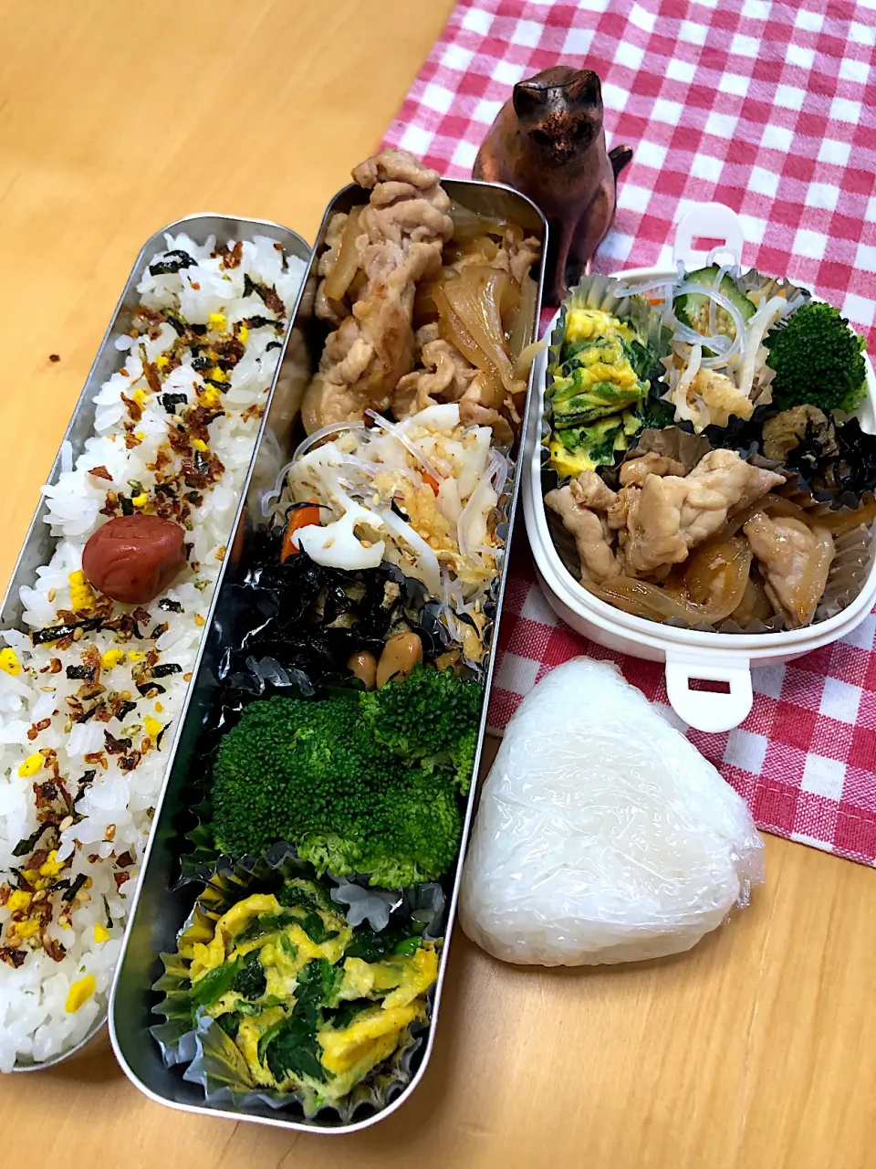 しょうが焼き　ほうれん草オムレツ　ひじき煮　レンコン酢の物　ブロッコリー🥦 弁当|Kumiko Kimuraさん