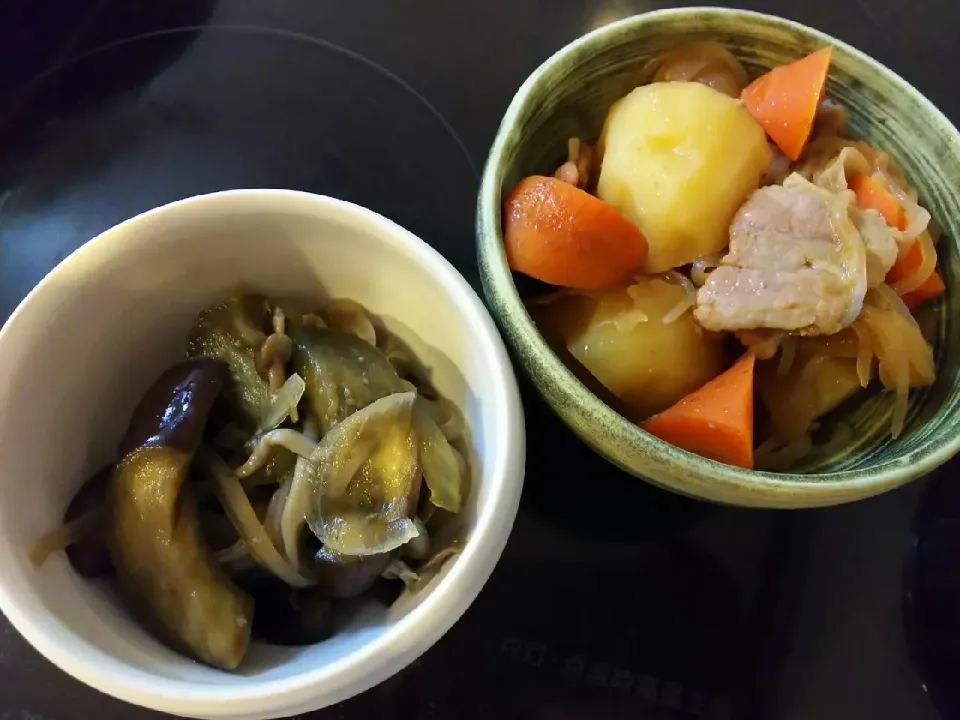 なすとシメジの生姜醤油ゴマ油和え
肉じゃが|亜矢さん