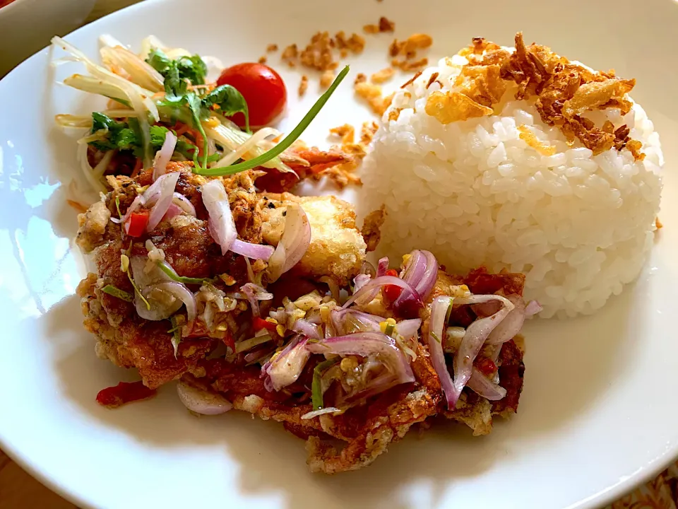 Sambal matah & softshell crabs|yeni kartikasariさん