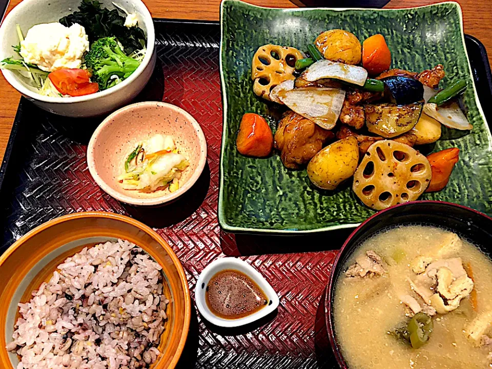 鶏と野菜の黒酢あん定食 ＠大戸屋|須佐 浩幸さん