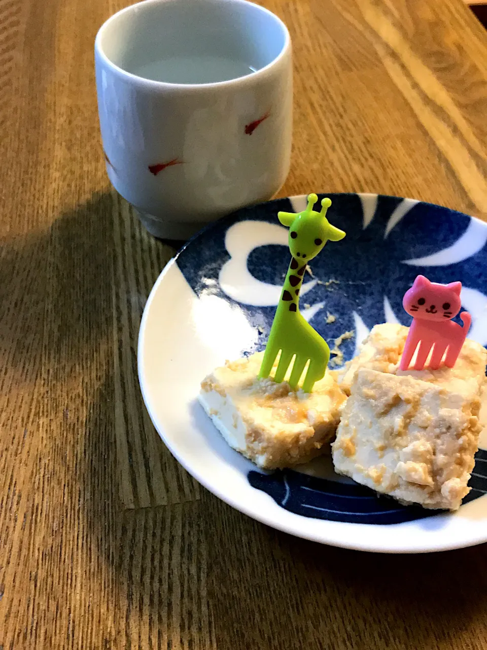 Snapdishの料理写真:めっちゃ固い豆腐の味噌漬けをあてに焼酎|みゆきさん