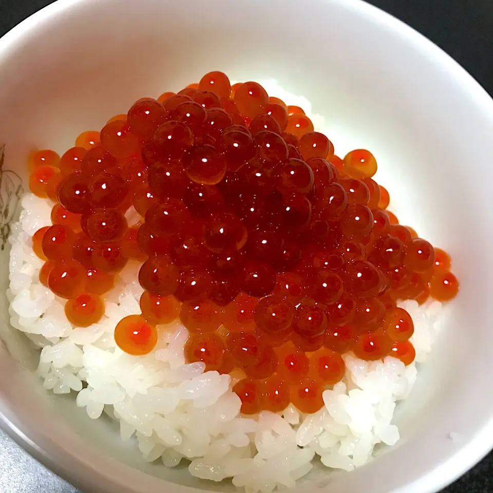 自家製いくらの醤油漬け|ぼーちゃんさん