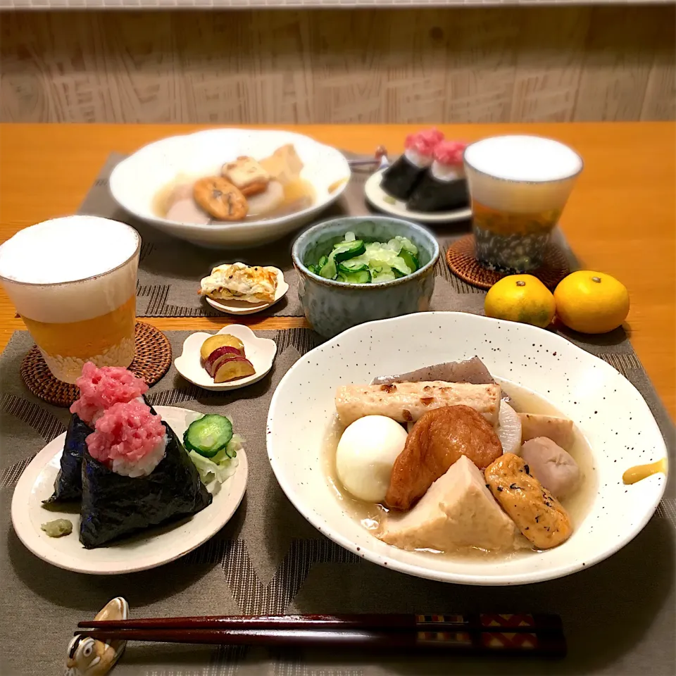 おでんとネギトロおにぎりで家飲み|むぎこさん