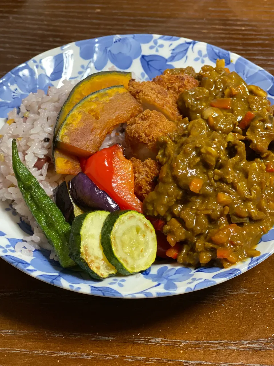 Snapdishの料理写真:ほうれん草カツカレー|TOMOさん