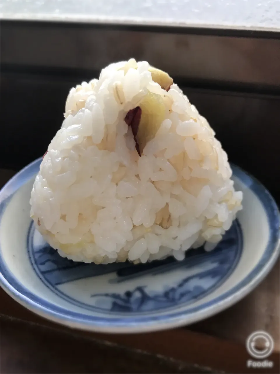 Snapdishの料理写真:さつまいも🍠ご飯のおにぎり🍙💕|めぐぐさん