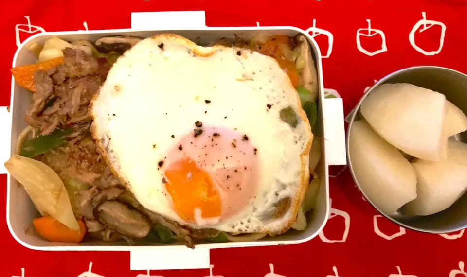 Snapdishの料理写真:焼うどん弁当|freeさん