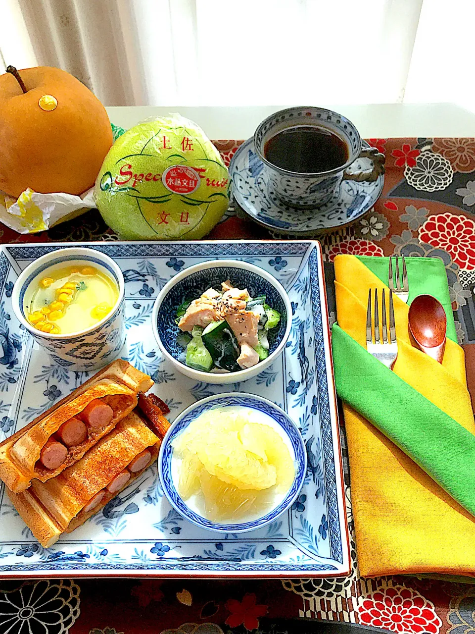 ウインナーのホットサンドで朝食|サミカさん