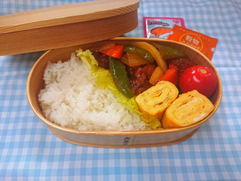 🐔🍂前日のから揚げ利用の
                     酢鶏のお弁当🍂🐔

残りモノ利用で時短弁当です( *´꒳`* )|クロ母さんさん