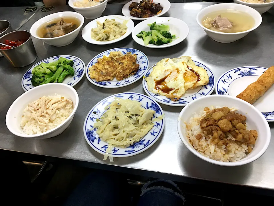 Snapdishの料理写真:🐔絲飯、滷肉飯🐷❤️|Chingさん