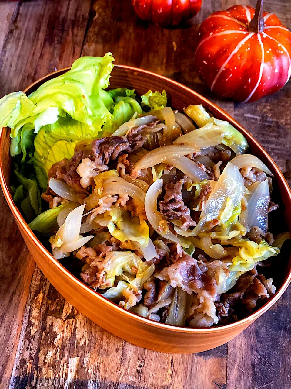 Snapdishの料理写真:香ばし醤油のダブルネギの肉野菜炒め丼|s_.tableさん