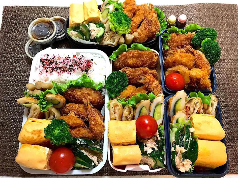 10/17🍱 4人分  ⭐️娘達に今日運動会かいっ‼️と言われた揚げ物弁当〜😅|🌹ゆぅ🌹さん