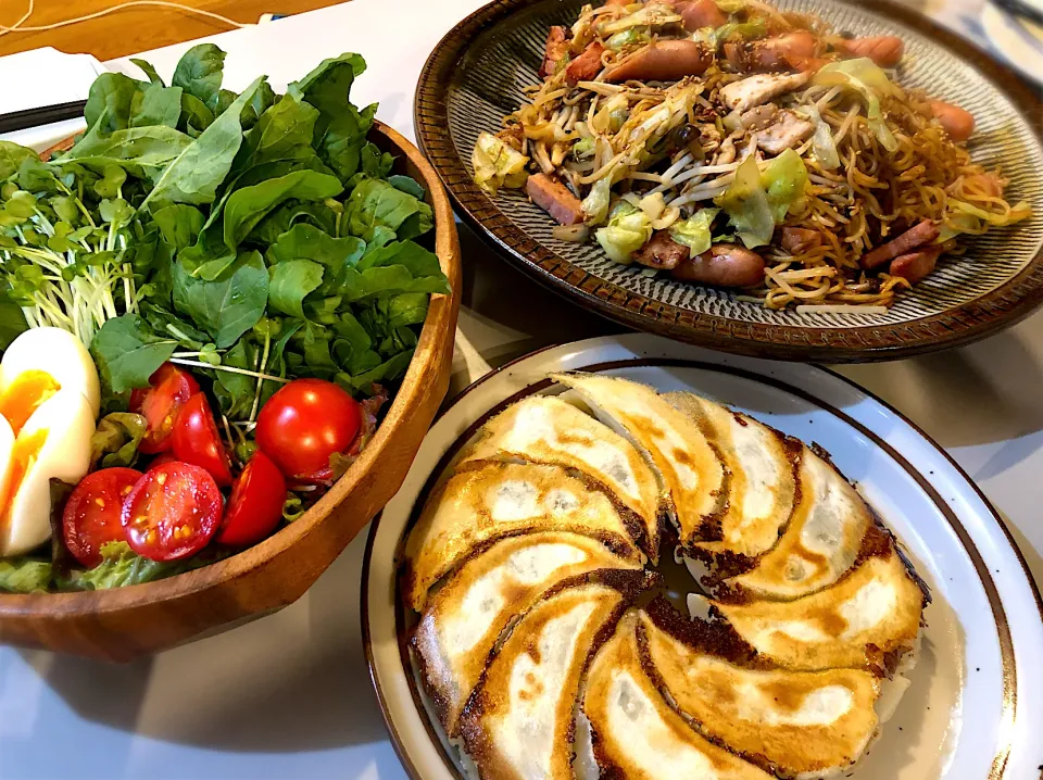 “華永”さんの餃子と焼きそばでビール|じゅんさんさん