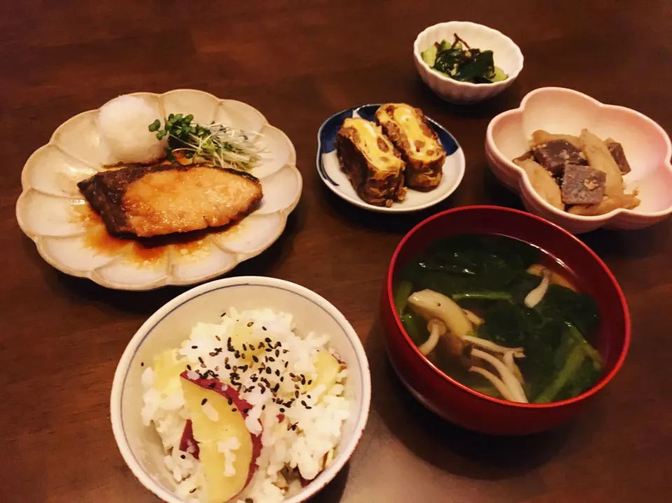 Snapdishの料理写真:ぶり照りと富山の幸のおばんざいで、秋の滋養ごはん🐟🍚🍠🌟|leeさん