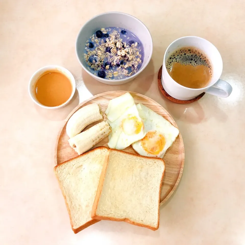 🥯日常の朝ごはん🍞 ブルーベリーオートミール＆ピーナッツトーストver.|Rina (˶‾᷄ ⁻̫ ‾᷅˵)さん