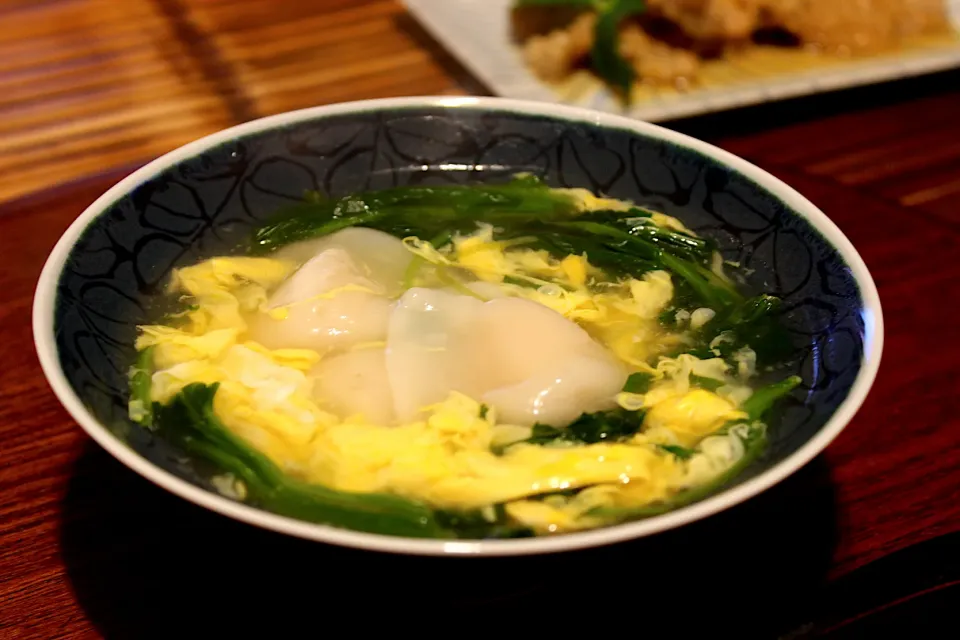 Snapdishの料理写真:焼きあごだしつゆで水餃子のスープ|よっすぃさん