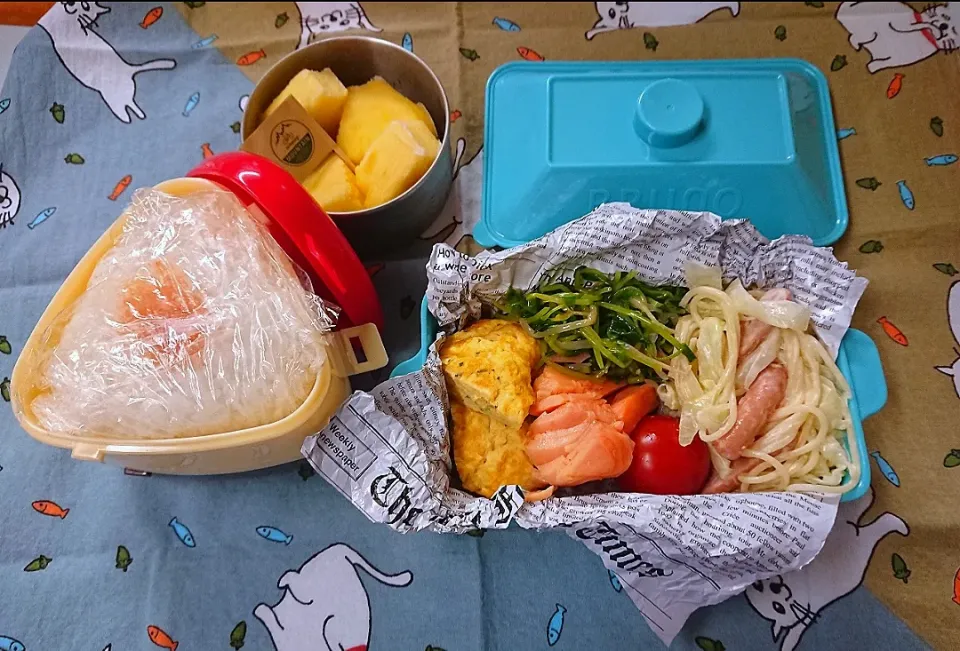 🍙明太子おにぎりといろいろオカズ弁🍙

🔥焼き鮭
🍳チーズオムレツ(コーン)
🥬スパゲティサラダ(茹きゃべつ)
🌱豆苗ともやしのナムル
🍅プチトマト
🍍冷凍パイナップル|クロ母さんさん