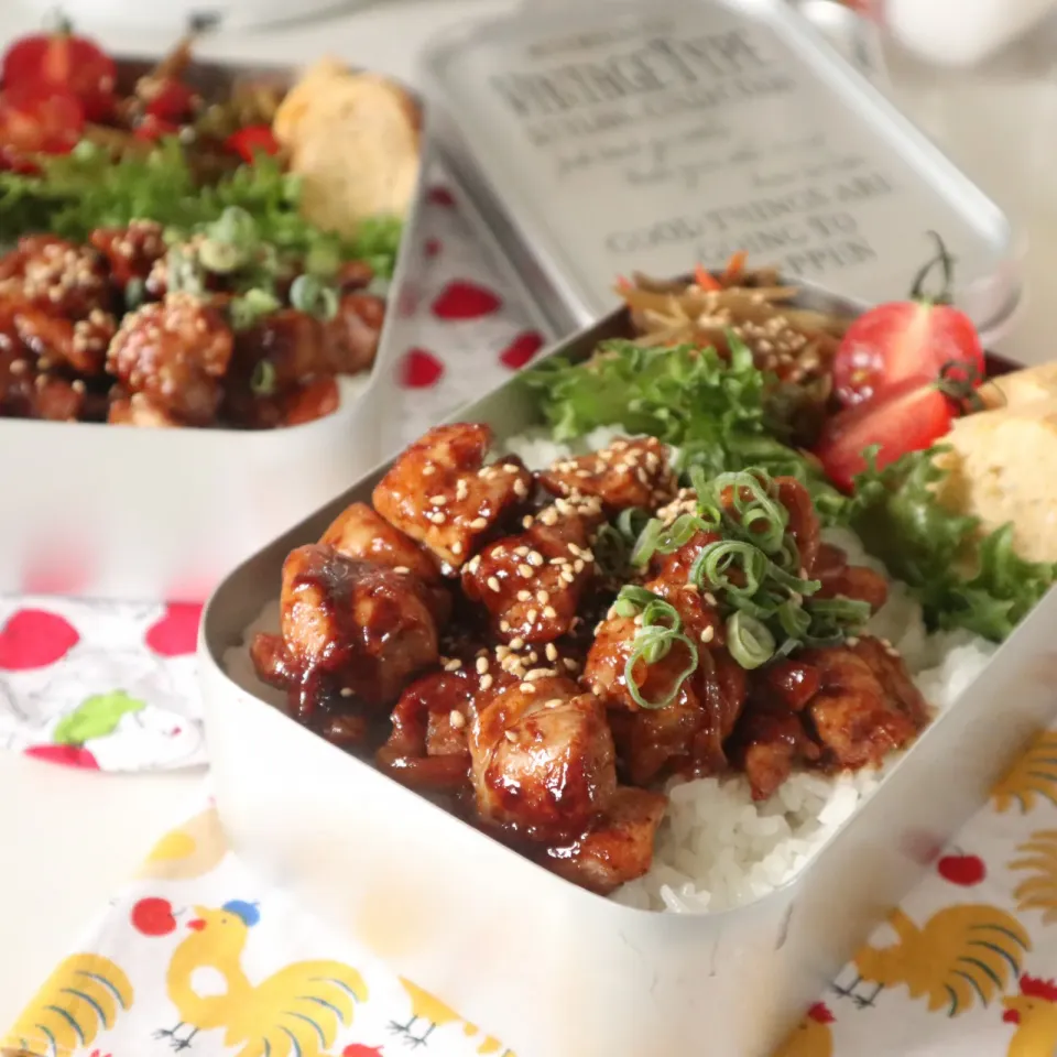 Snapdishの料理写真:中学生男子年子弁当🍱焼き鳥丼！|なかじー。さん