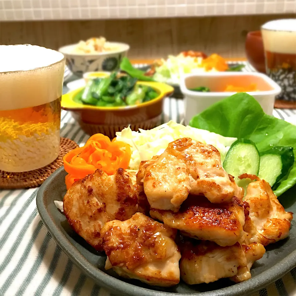 鶏胸のにんにく醤油ソテーで家飲み|むぎこさん