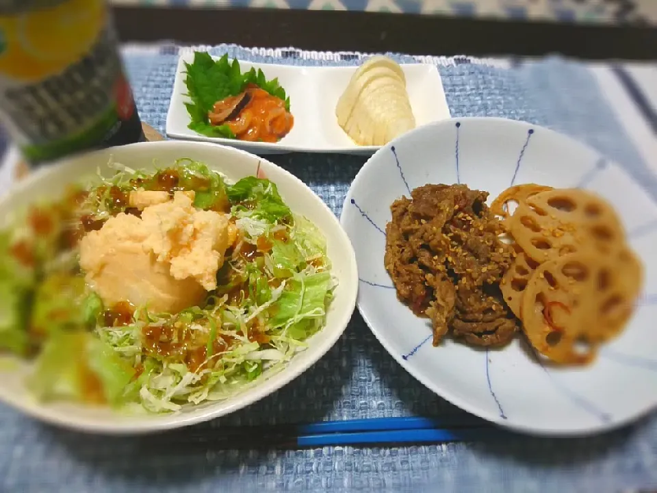 Snapdishの料理写真:★小料理屋ちえこ  お品書き★
☆焼き肉
☆レンコンのきんぴら
☆グリーンサラダの明太子ポテトサラダ添え
☆大根の糠漬け
☆いか明太
☆strongzeroｸﾞﾚﾌﾙ|☆Chieco☆さん