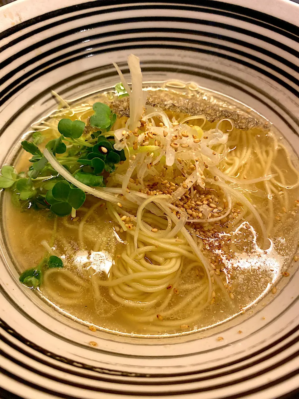 Snapdishの料理写真:鯛の塩ラーメン#堂の浦|Seiichiro Ishiharaさん