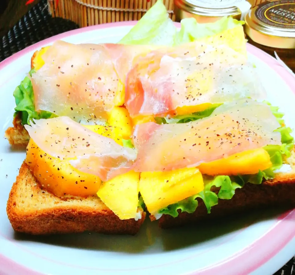 今日の朝食( ˘ ³˘)♥うま〜ぃƪ(‾.‾“)┐

ふすま🍞とクリームチーズの上レタス、柿、生ハムのせ💕|ペンギンさん