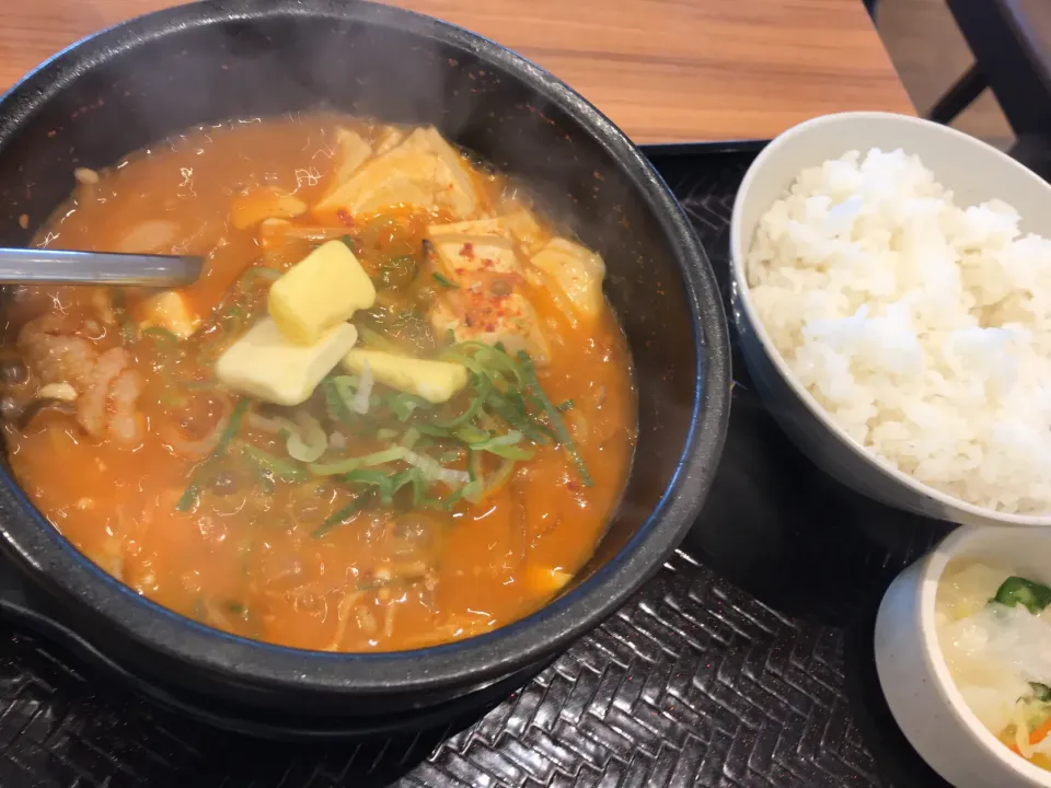 きのこバターと鶏肉のスン豆腐🍁|まさとさん