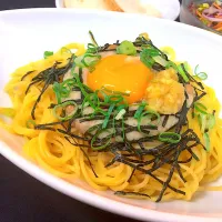 Snapdishの料理写真:納豆とろろのお月見パスタ|わたりーさん