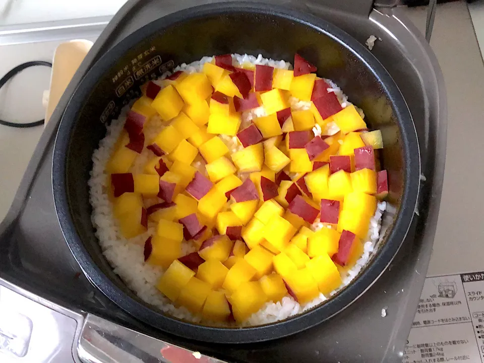 さつまいもご飯🍠|あゆぞーさん