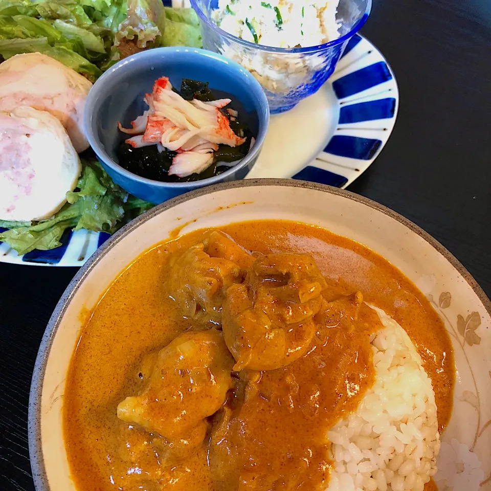 Snapdishの料理写真:今日のお昼はチキンバターカレーです。|さーたんさん