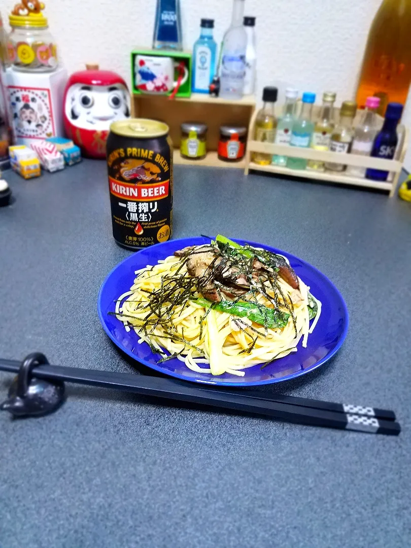 新発売のキリン黒生で、生しいたけアゴ出汁和風パスタ🍝|masaki .fさん