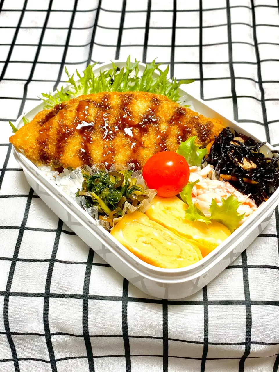 Snapdishの料理写真:息子のお弁当(リク､わかめご飯😁)|かあたんさん