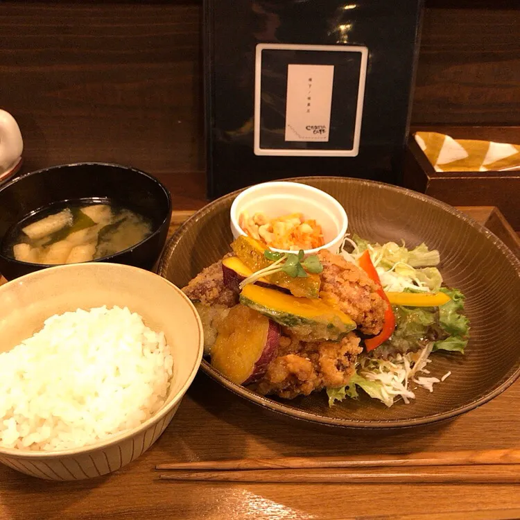 揚げ鶏と秋野菜のおろし煮🍠|ちゃみこさん