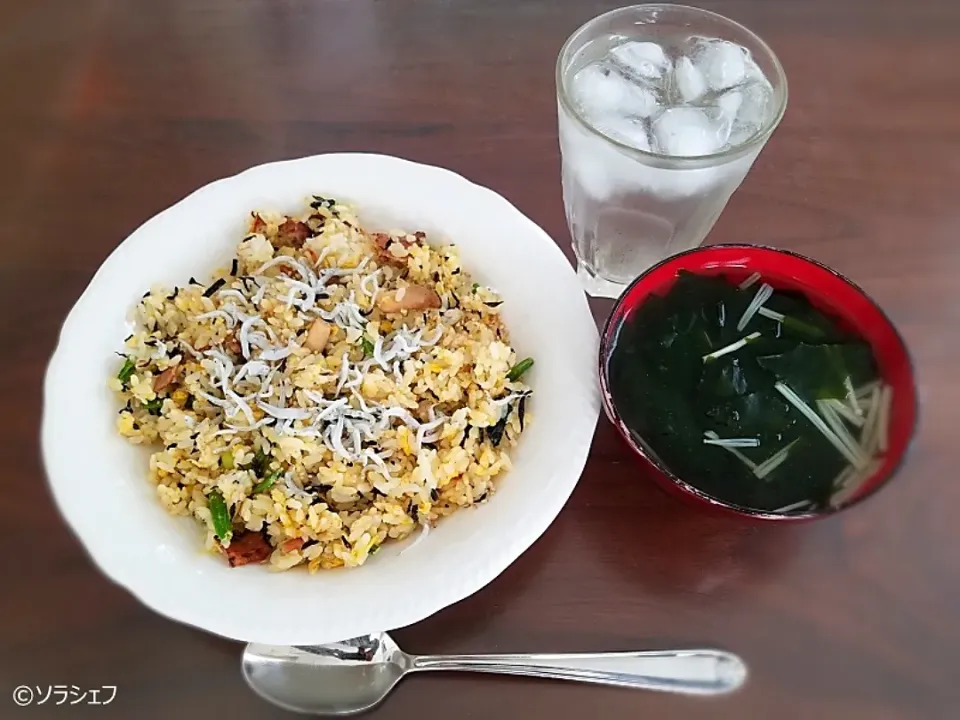 今日の昼ご飯だよ(*^^*)
★和風炒飯
★わかめスープ|ソラシェフさん