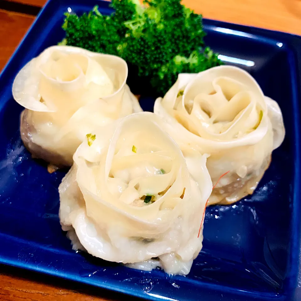 薔薇餃子🌹焼き餃子|いちごさん