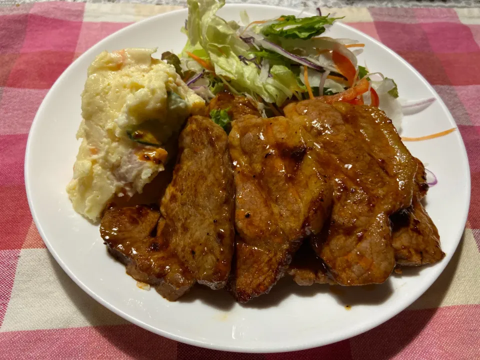 トンテキ|ハルのただ飯さん