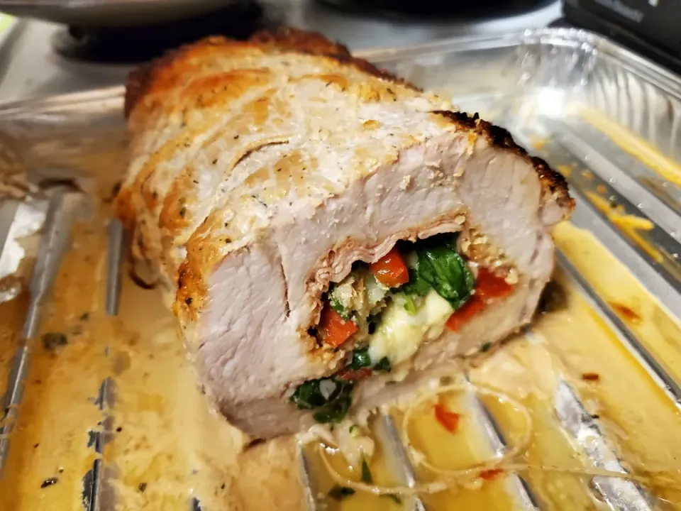 Stuffed Pork Tenderloin stuffed with spinach Virginia ham Italian style shredded cheese garlic
Red bell peppers.🏝✌❤🇵🇷🇵🇷|Frank Ortizさん