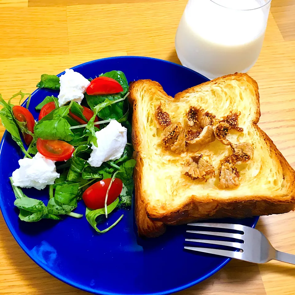 Snapdishの料理写真:ボローニャ食パン🍞|りりさん