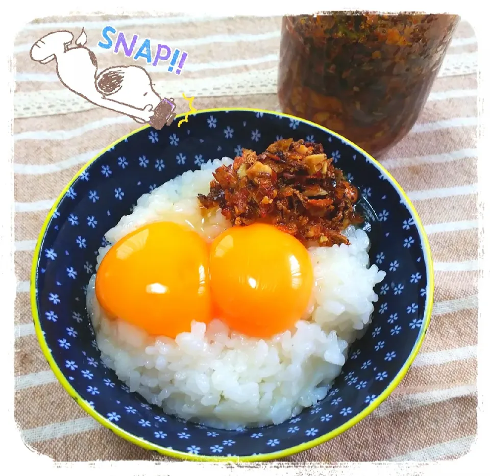 Snapdishの料理写真:❁︎na--na❁︎Nさんの料理 ❀︎na--na❀︎N'sキッチン✿︎我が家の特製食べるラー油♡

たまごかけごはん🍚しようかと、卵割ってみたら❗️
双子ぉーーーー🐣🐣💕|ひとみんΨ(*´∀｀)Ψさん