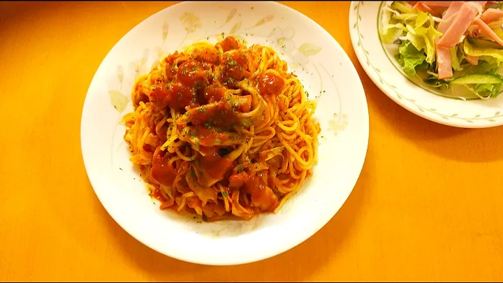 Snapdishの料理写真:💕舞茸とベーコンのトマトソースパスタ💕|yuiママさん