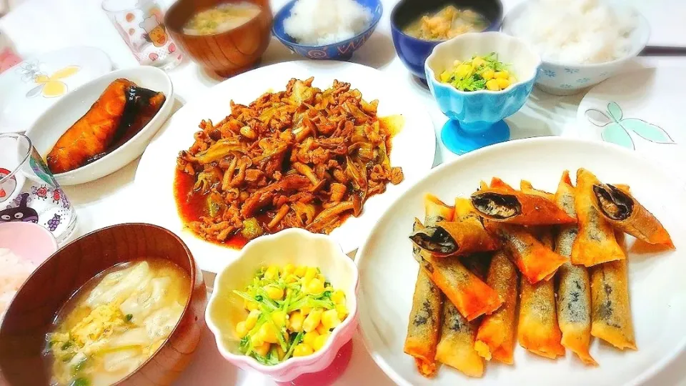 夕食(^ー^)
回鍋肉
ツナとチーズの海苔巻き春巻きスティック
銀だらの煮付け
豆苗とコーンマヨサラダ
ワンタンスープ(たまご、もやし、豆苗)|プリン☆さん