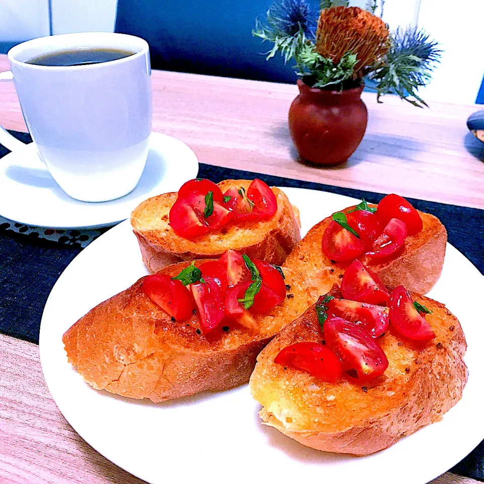 簡単　カリカリ🥖バゲットのプルスケッタ|Sの食卓さん