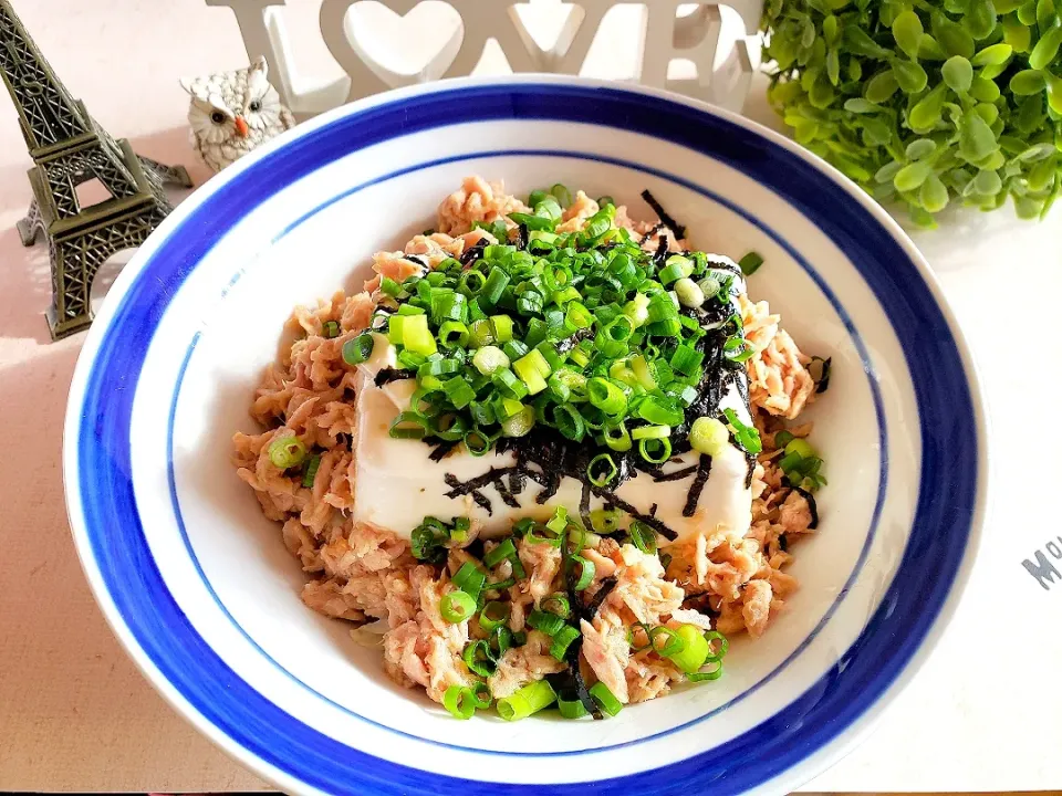 ♡朝食に♡簡単な豆腐のサラダ♡|ずんこたんさん