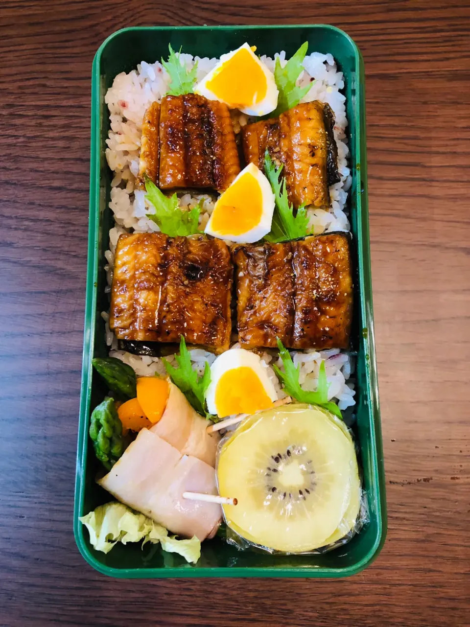 Snapdishの料理写真:高校男子弁当#鰻の蒲焼きのっけ盛り弁当|笙　みかんさん