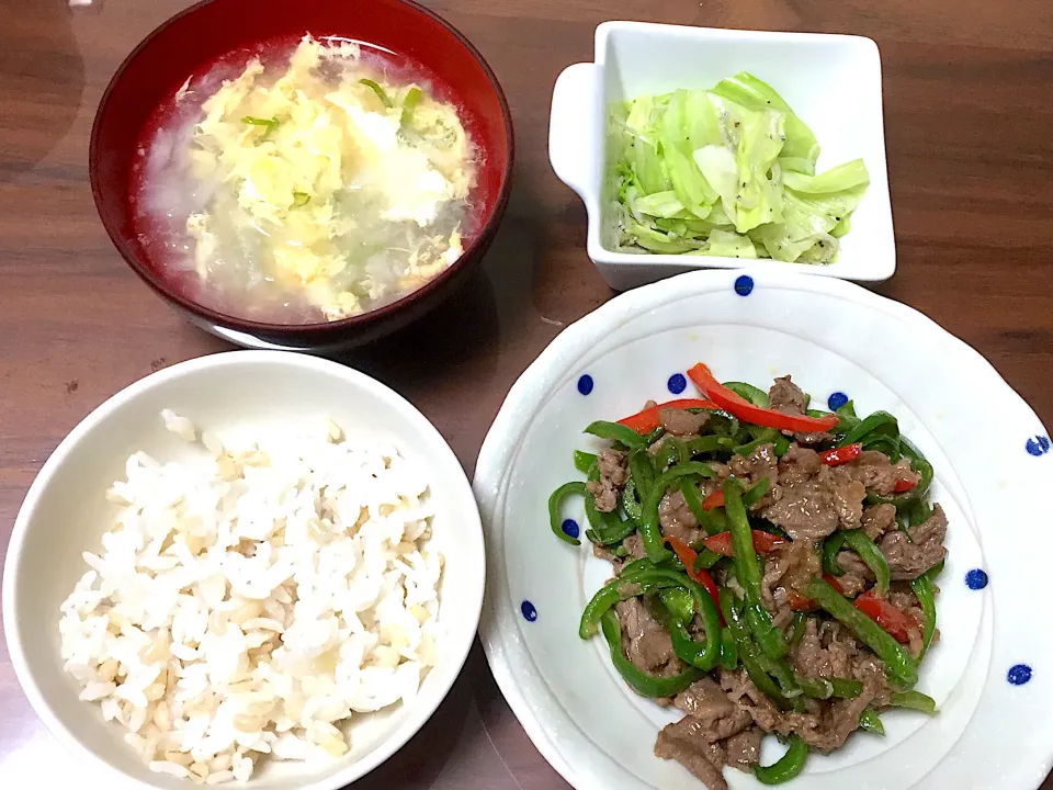 青椒肉絲 キャベツとじゃこオイル炒め 大根中華スープ|おさむん17さん