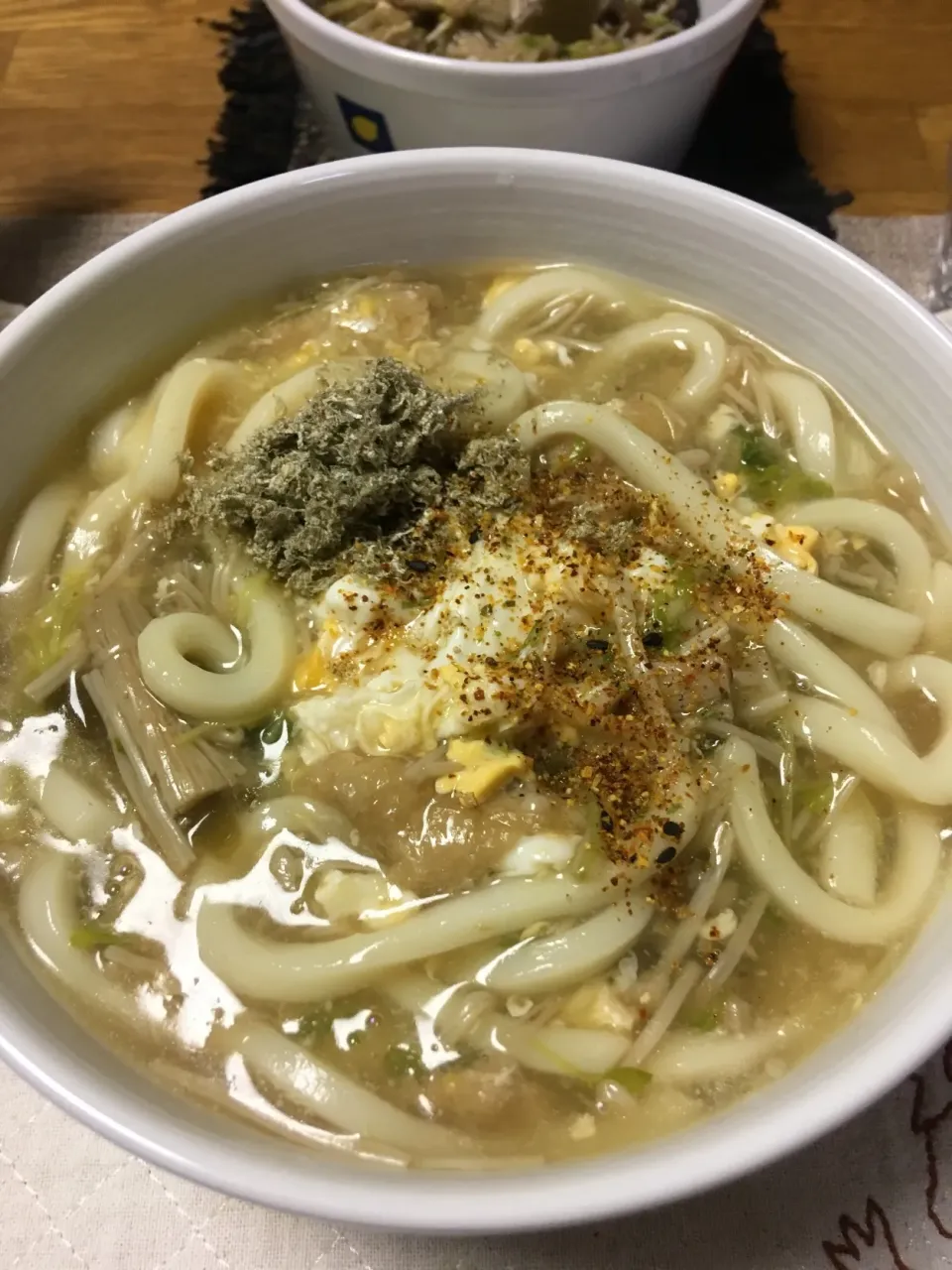 Snapdishの料理写真:とろーりあんかけ卵うどん
 #あるもので #リメイク料理|morimi32さん