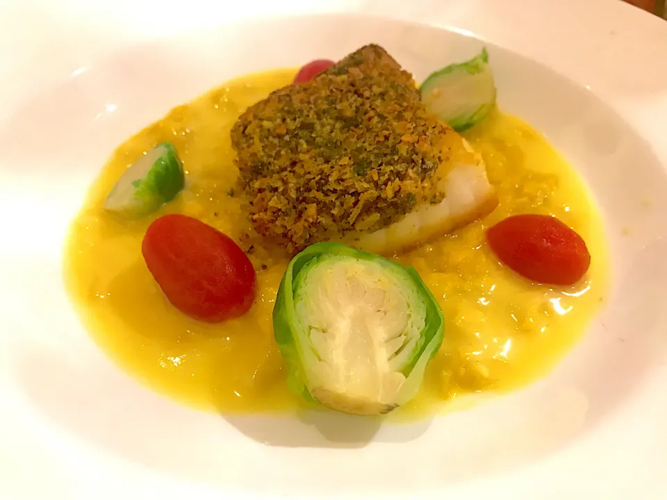 Snapdishの料理写真:Cashew and bacon crusted sea bass|Sky Blueさん