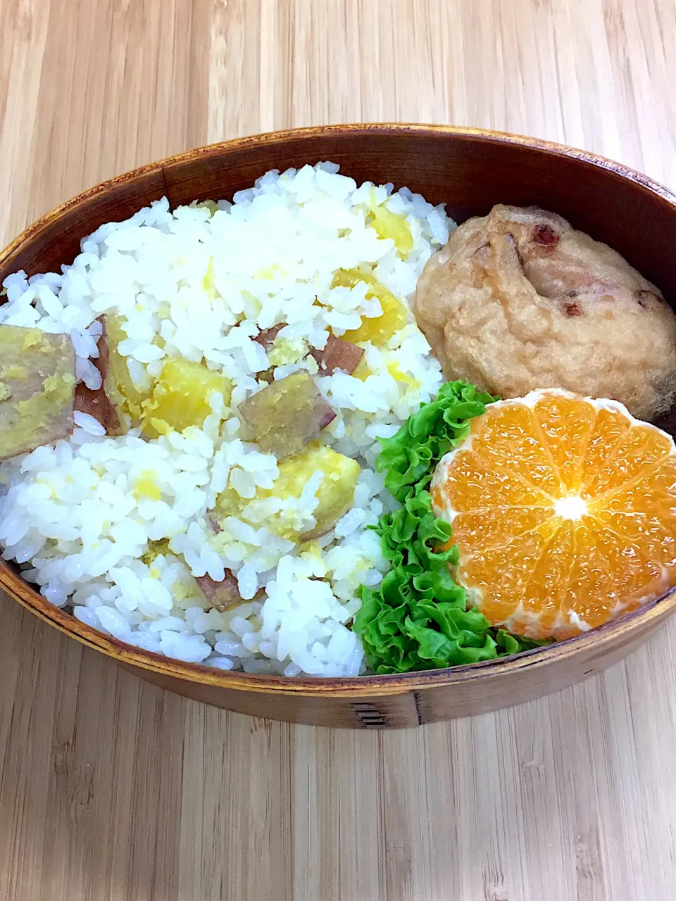 さつまいもご飯とさつま揚げのお弁当。|田中心さん