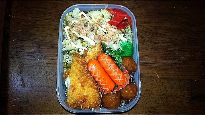 お弁当✨
高菜チャーハン
ウィンナー
ミートボール
白身フライ
チンゲン菜の炒め物|にゃんず6さん