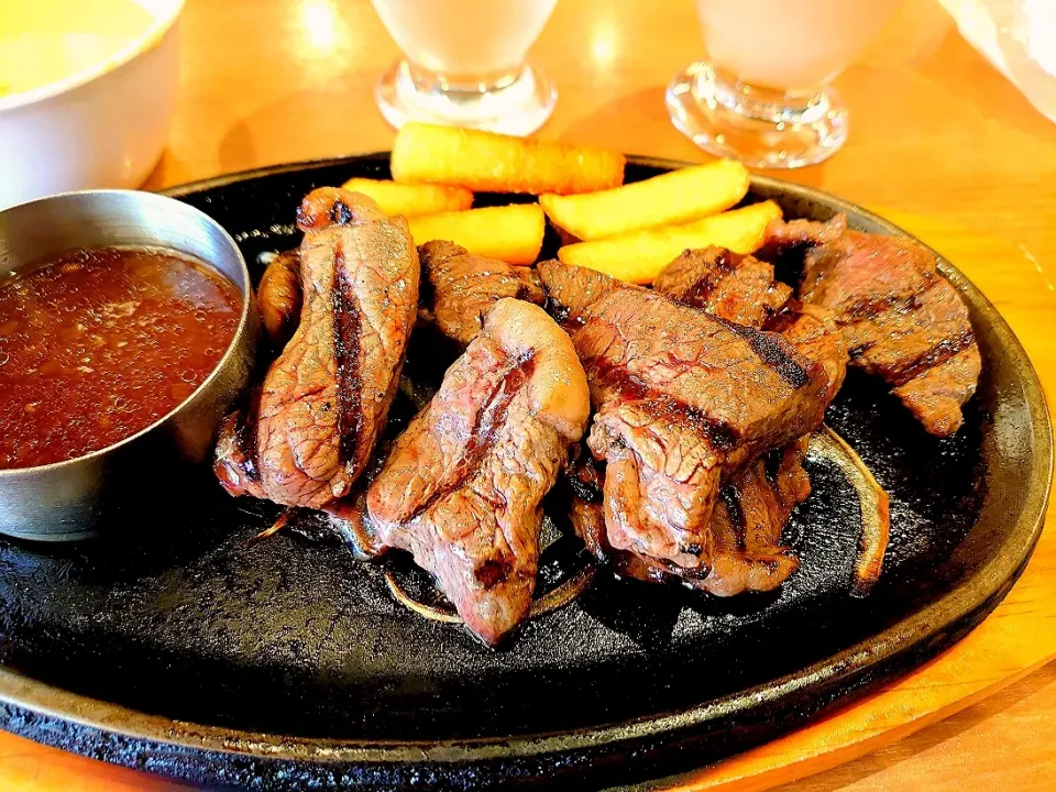 Snapdishの料理写真:ステーキ🥩ランチ☀️🍴|yokoさん